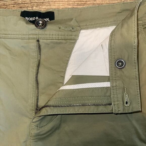 Rodd & Gunn Baylys Beach Men's 9" Inseam Cotton Resort Shorts - Green. Size 30.4 - Picture 2 of 9